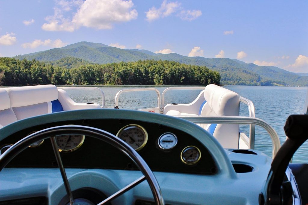 boat on the water, lake boat, boating, luxury, relaxation